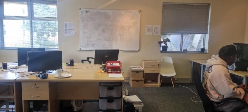 To Let Commercial Property for Rent in Mowbray Western Cape